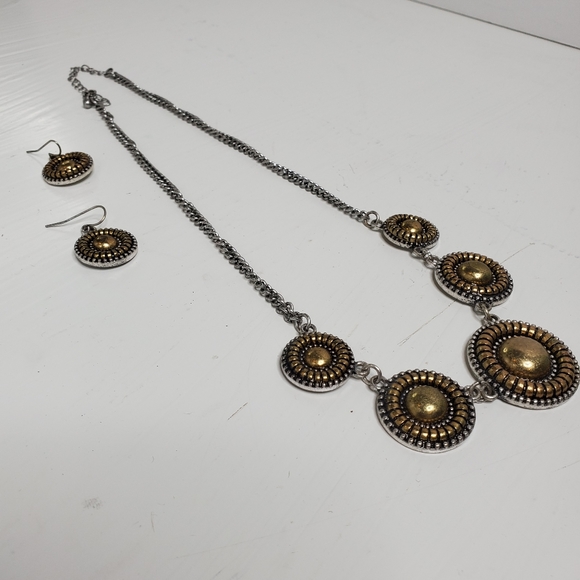 Silver/Gold Earring and Necklace Set - Picture 7 of 12